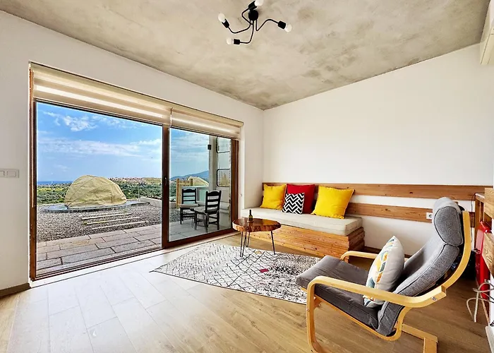 Bed & Breakfast Vineyard - Over 14 Years Old Only